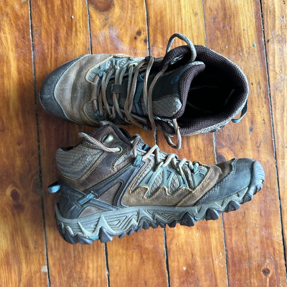 Merrell womens hiking boots